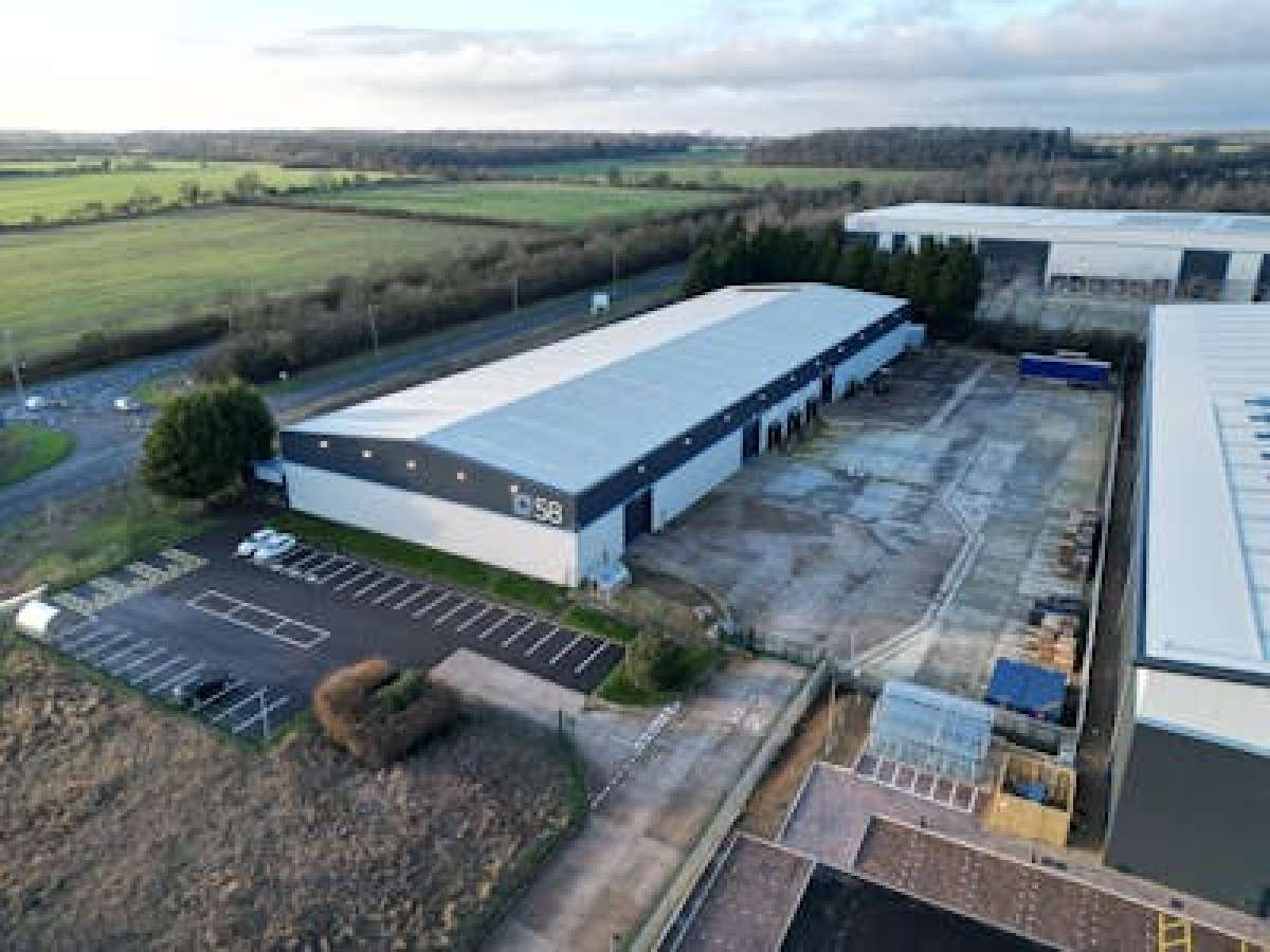 Industrial Unit in Corby - photo 2
