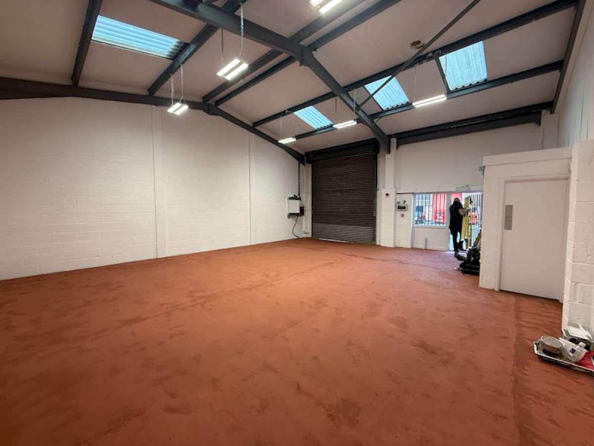 Industrial Unit in Bournemouth - photo 2