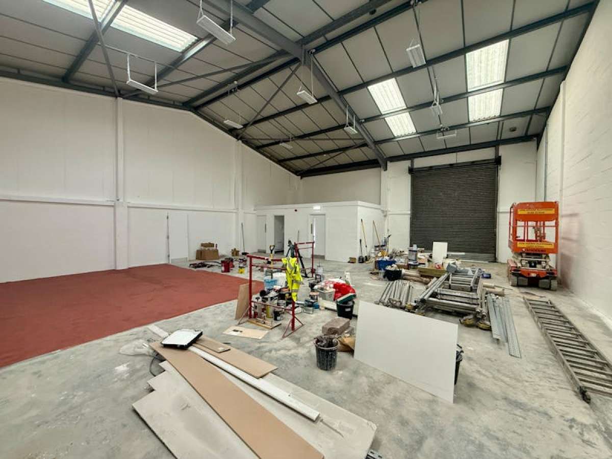 Industrial Unit in Bournemouth - photo 3