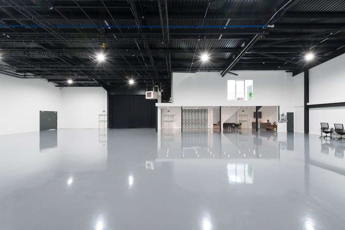 Industrial Unit in London - photo 2
