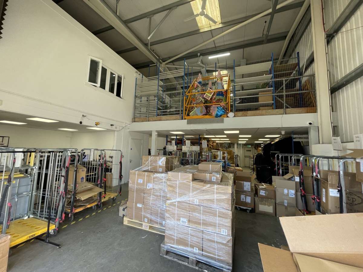 Industrial Unit in Bury St. Edmunds - photo 2