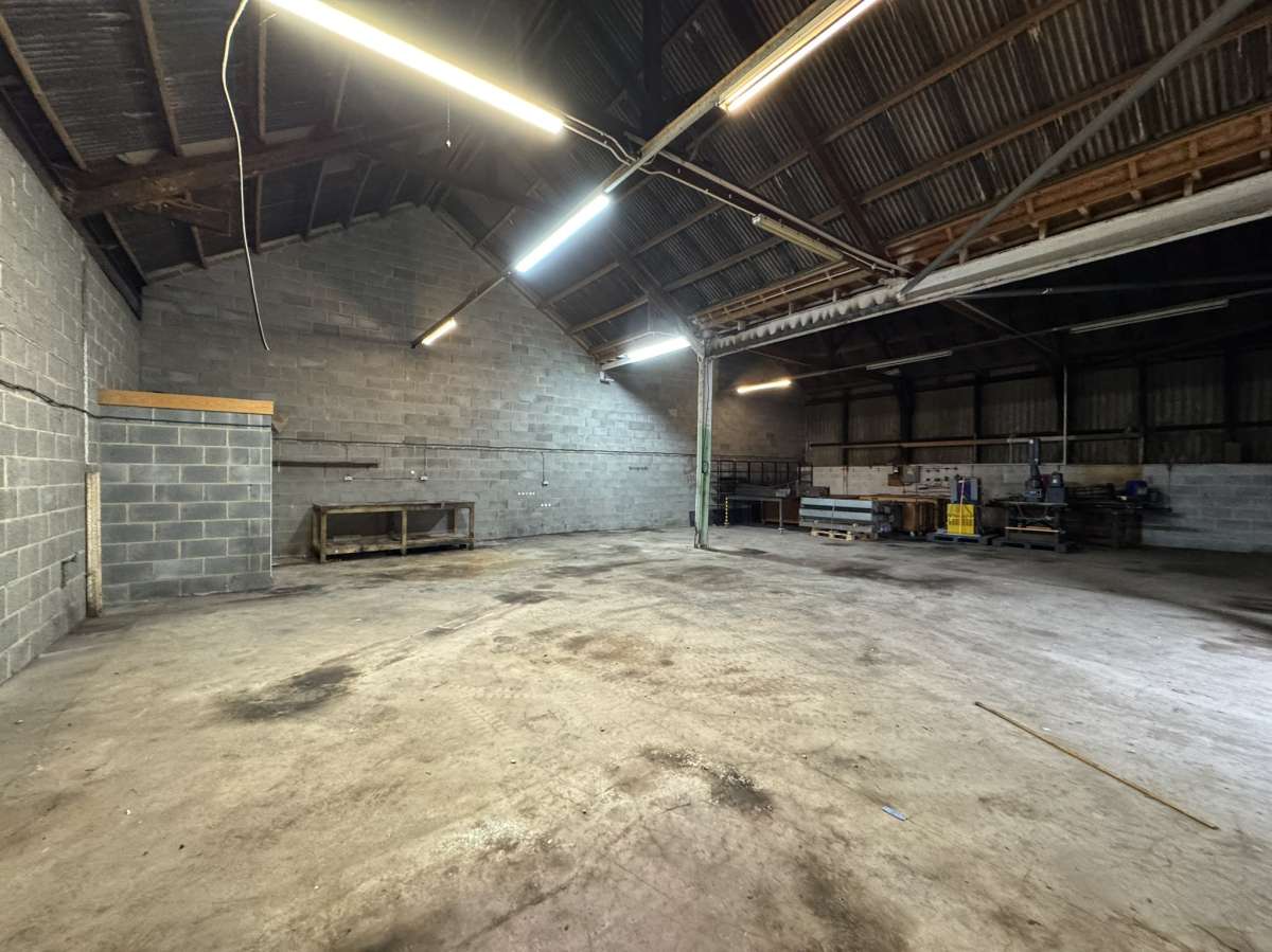 Industrial Unit in Bourne - photo 3