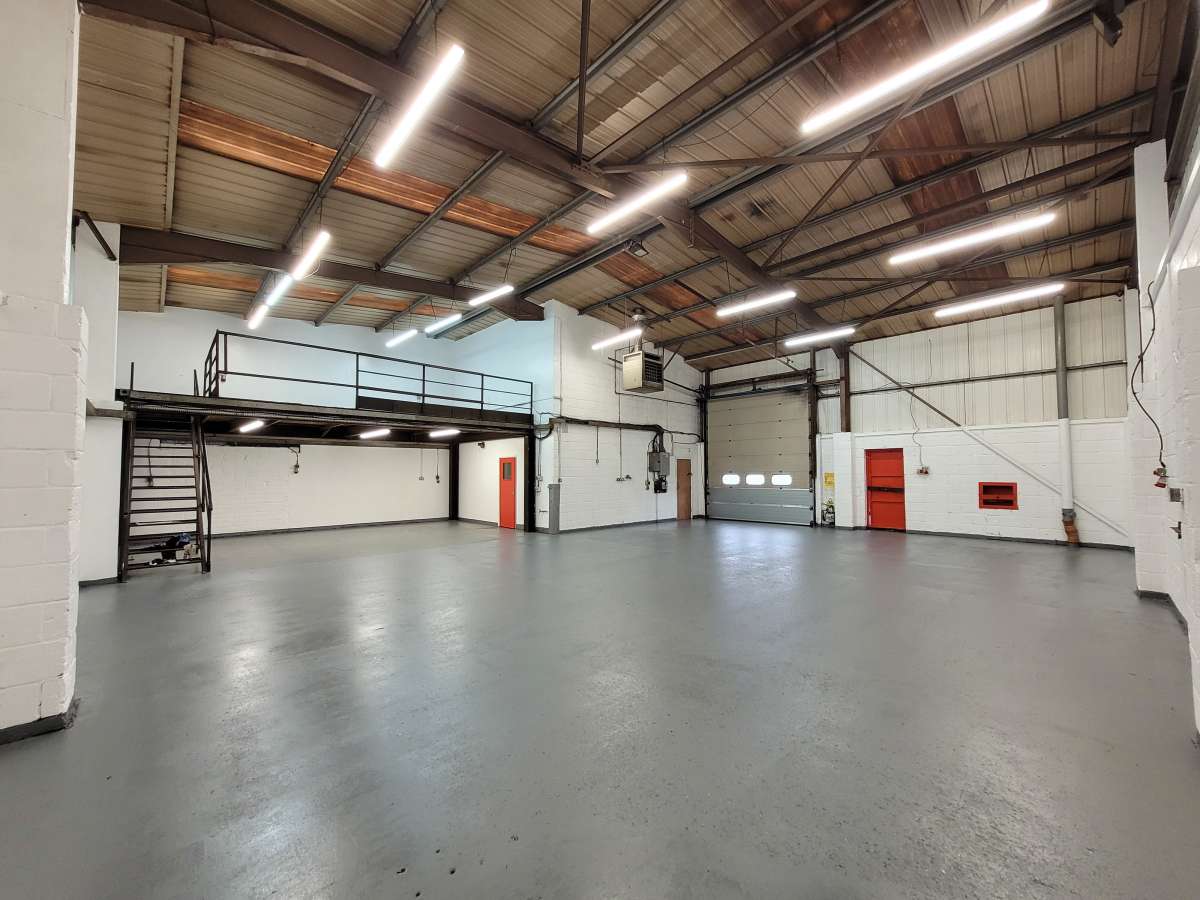 Industrial Unit in St Neots - photo 2