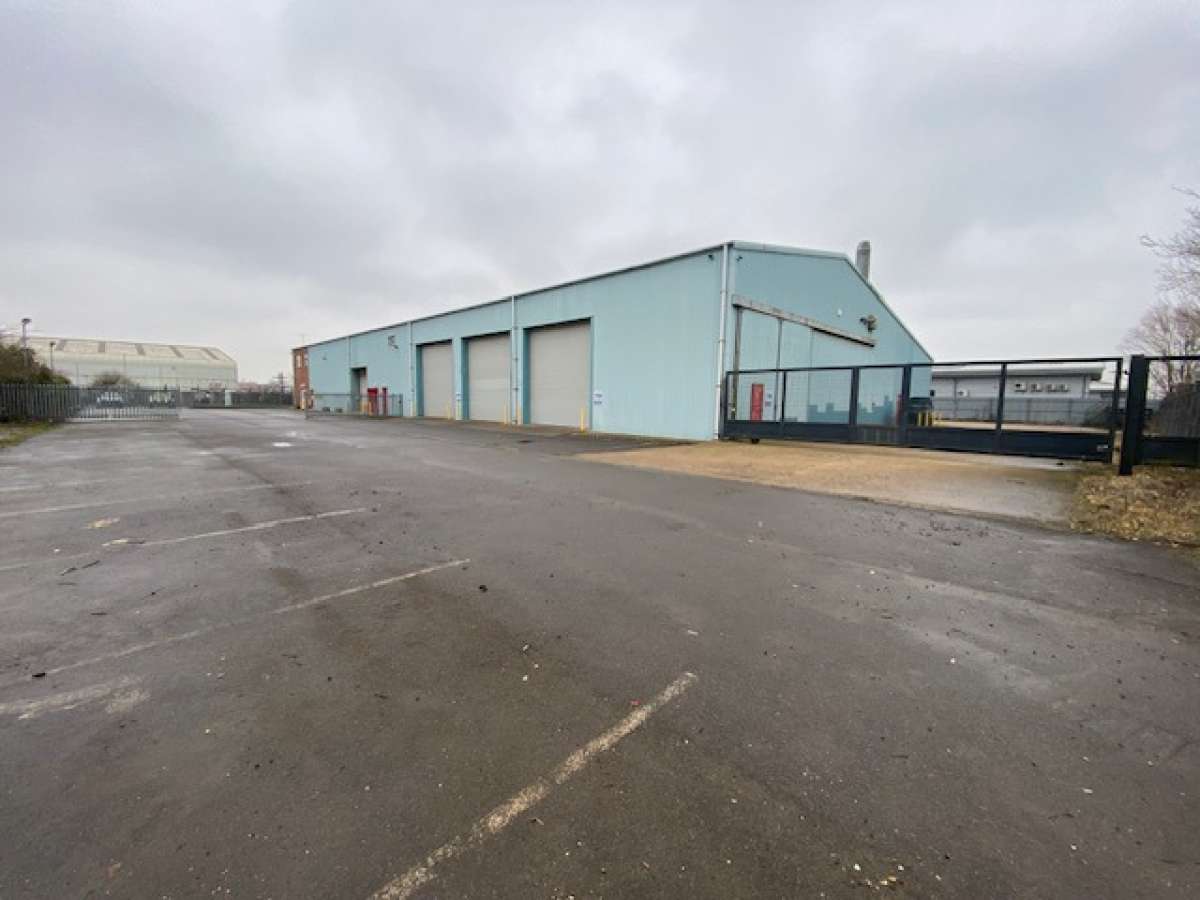 Industrial Unit in March - photo 2