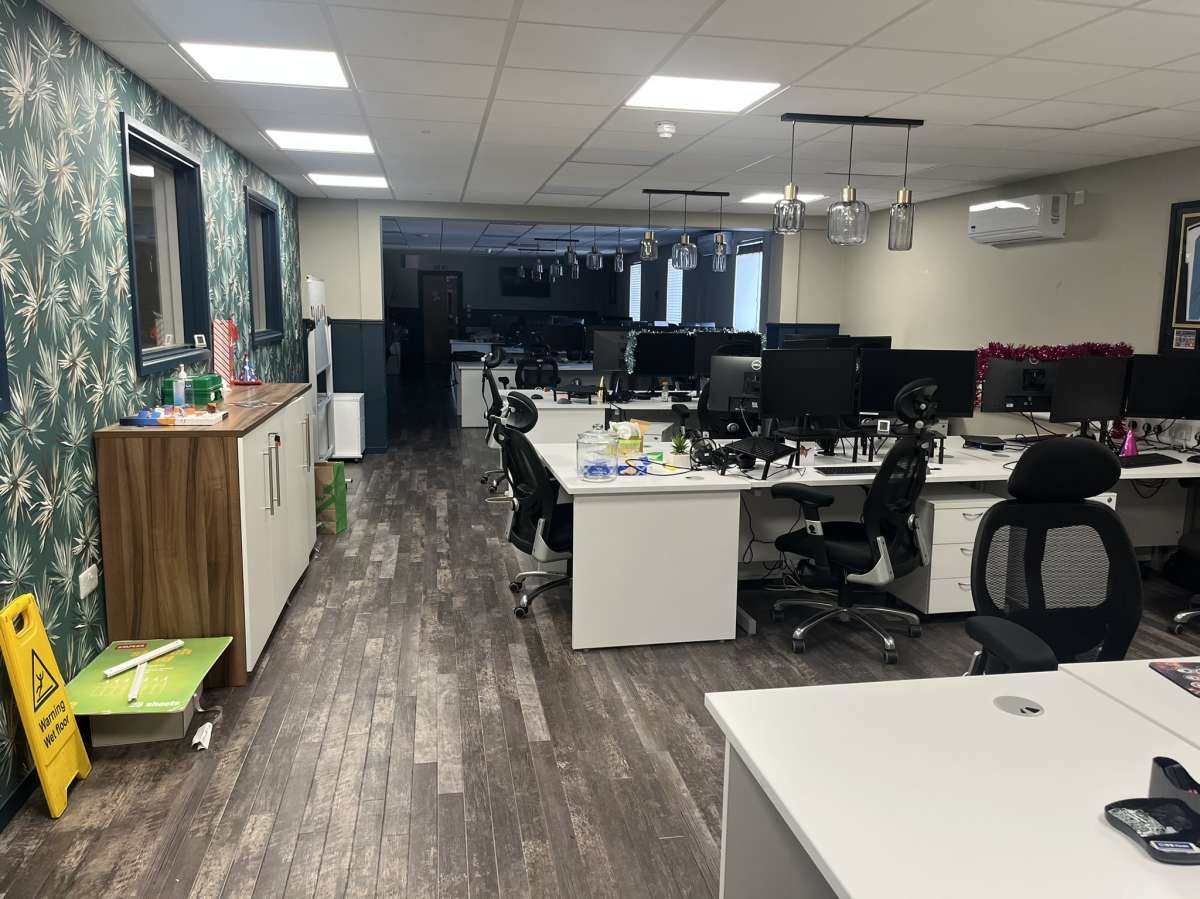 Industrial Unit in Hampshire - photo 2