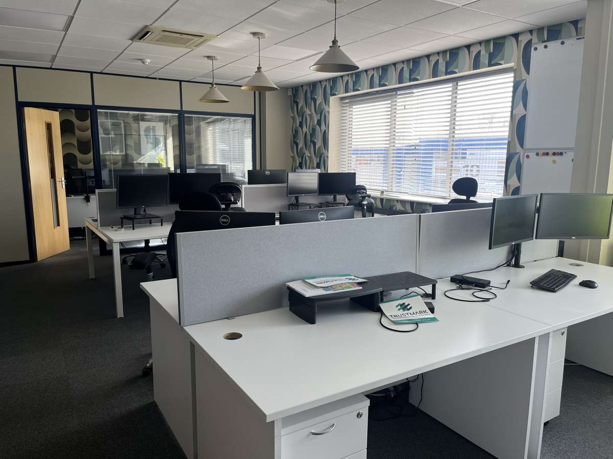 Industrial Unit in Hampshire - photo 3