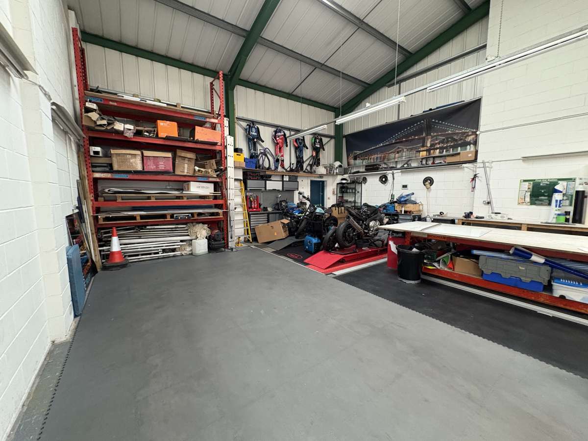 Industrial Unit in Southampton - photo 4