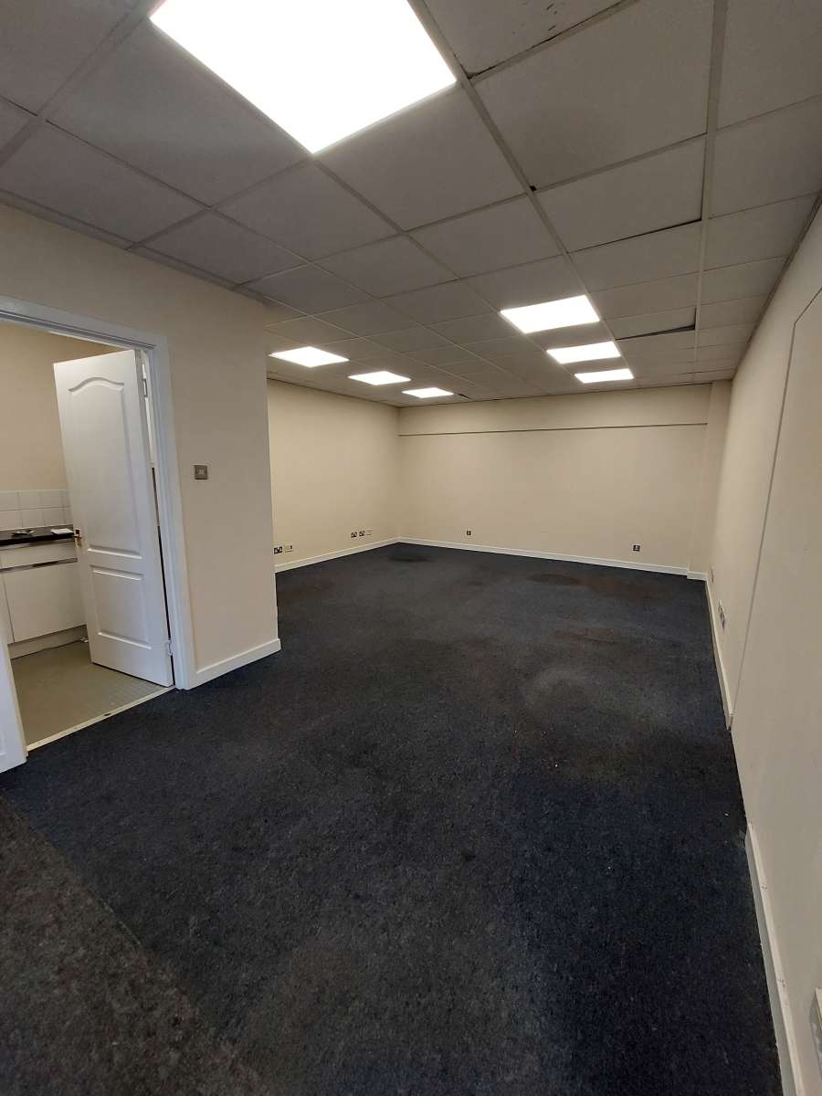 Industrial Unit in Glasgow - photo 2