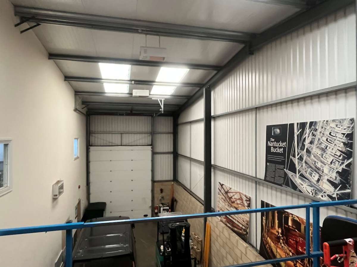 Industrial Unit in Romsey - photo 2