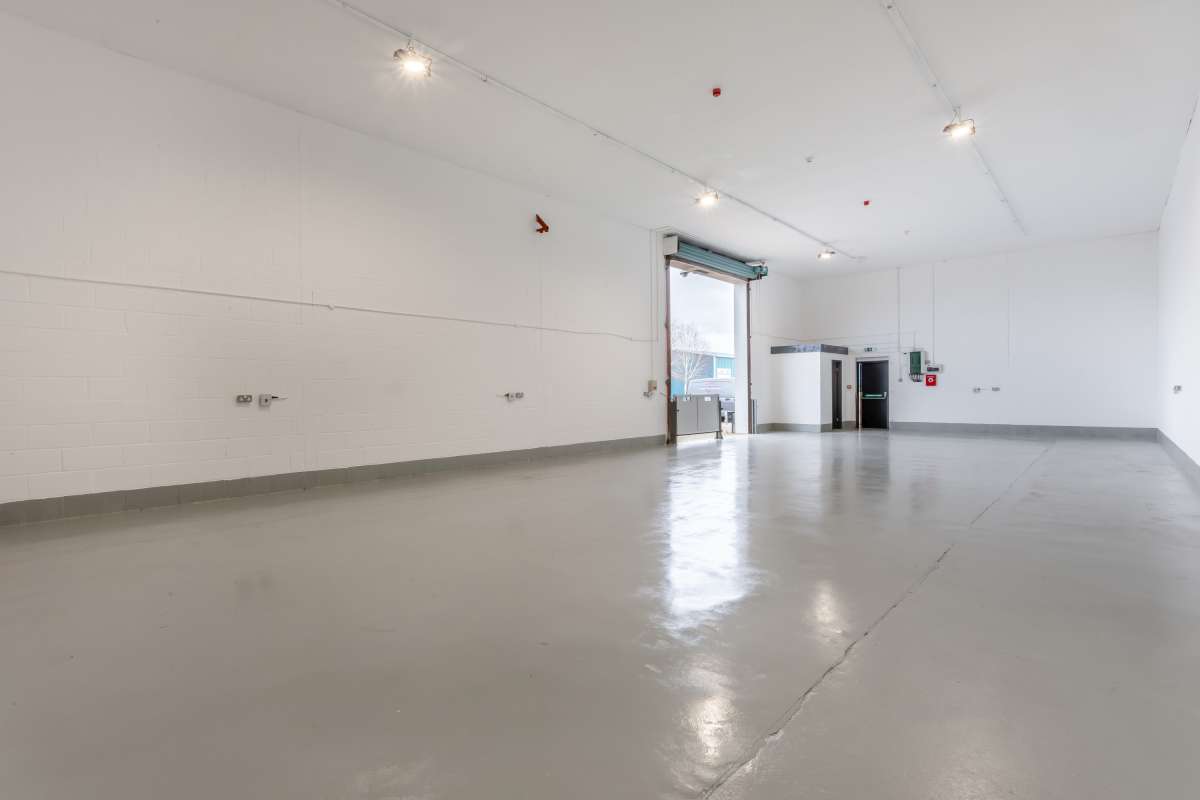 Industrial Unit in Boston - photo 4