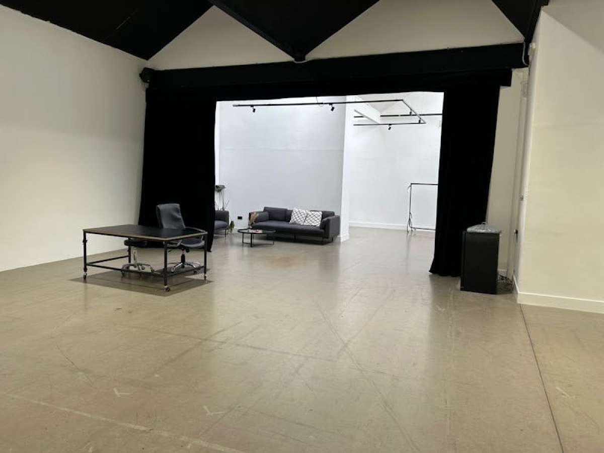 Industrial Unit in Tottenham - photo 3