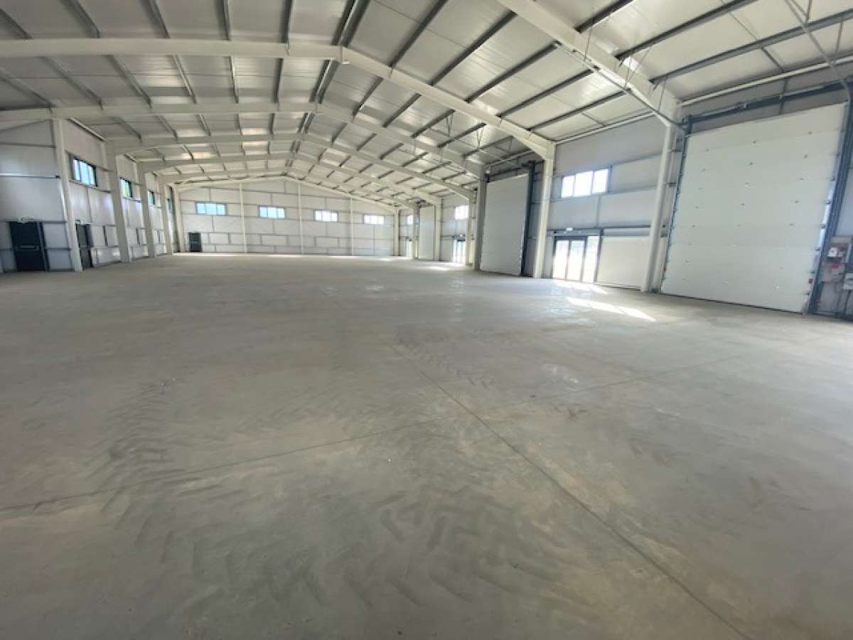 Industrial Unit in St Ives (Cambs) - photo 2