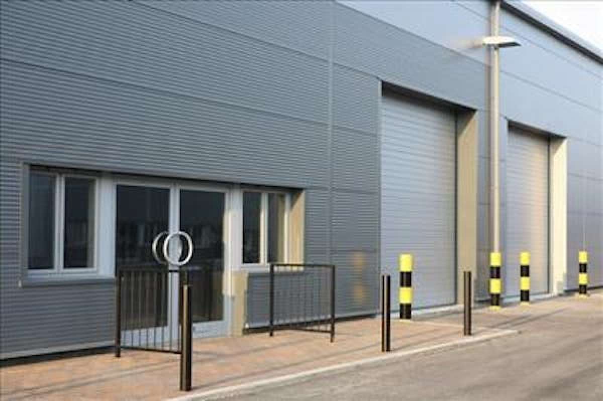 Industrial Unit in Wardle - photo 2
