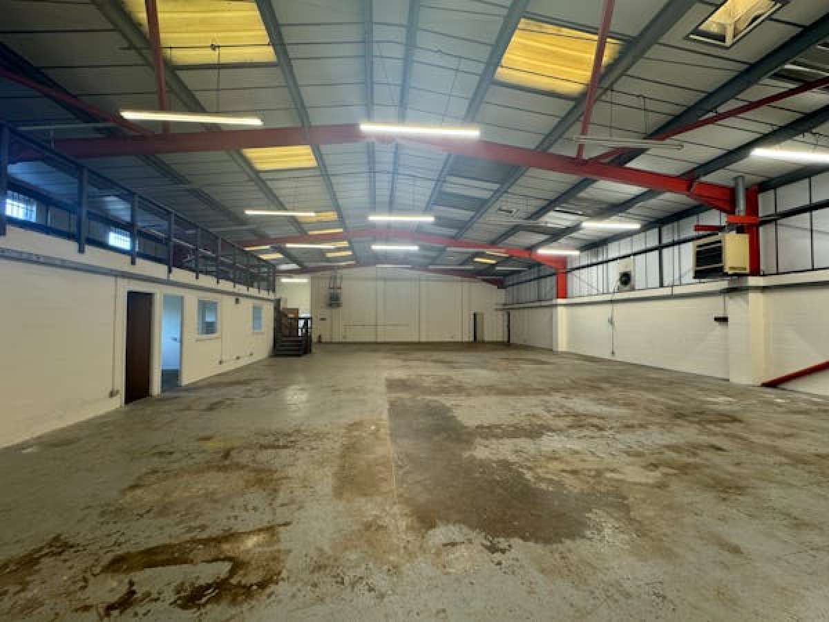 Industrial Unit in Sutton In Ashfield - photo 2