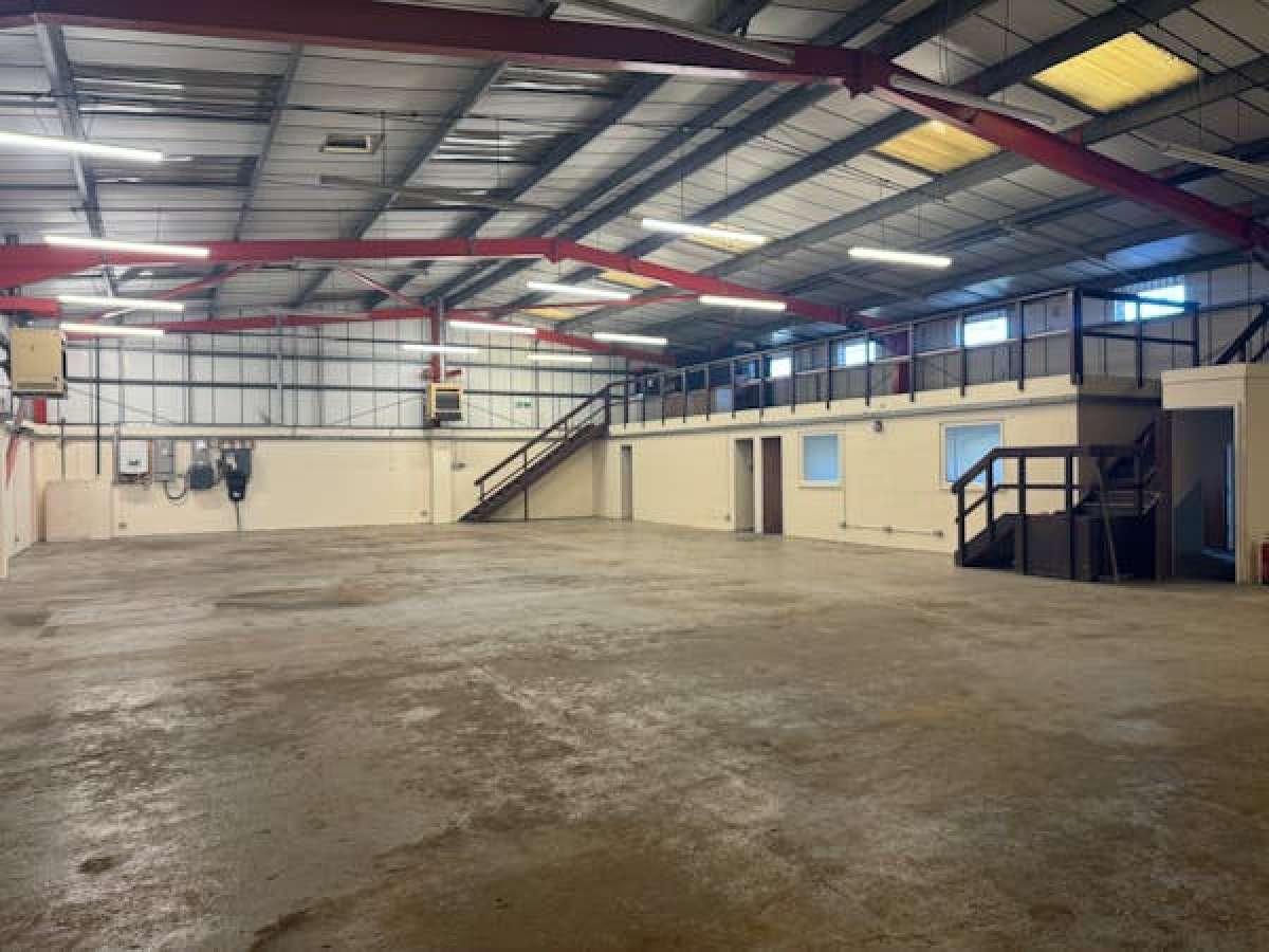 Industrial Unit in Sutton In Ashfield - photo 3