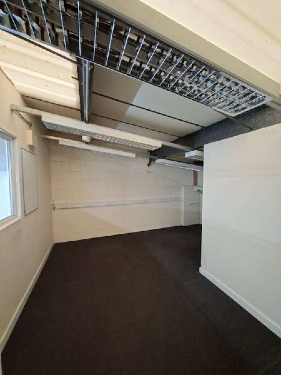 Industrial Unit in Nottingham - photo 4