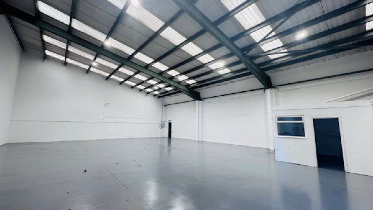 Industrial Unit in Droitwich - photo 3