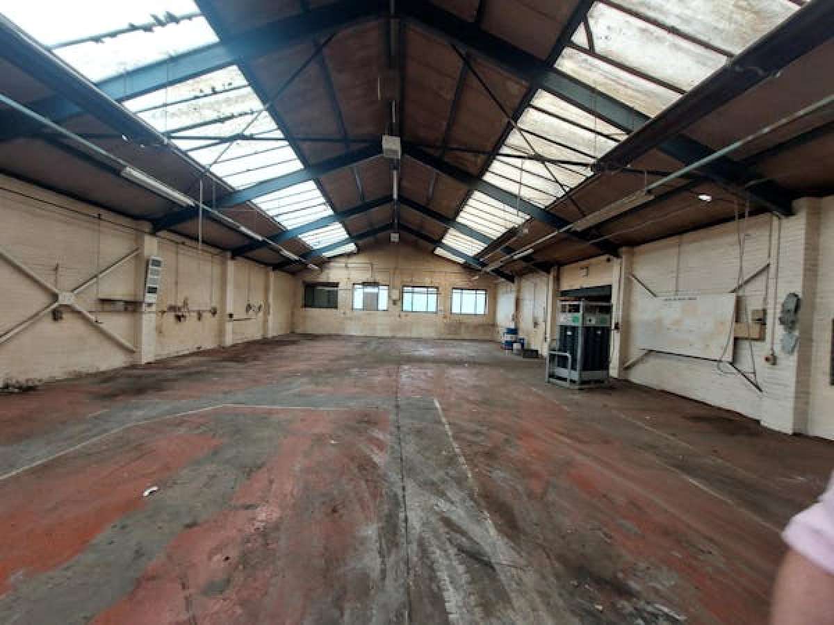Industrial Unit in Oldbury - photo 2