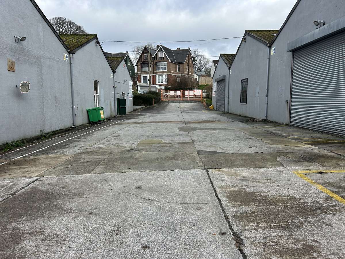 Industrial Unit in Plymouth - photo 2