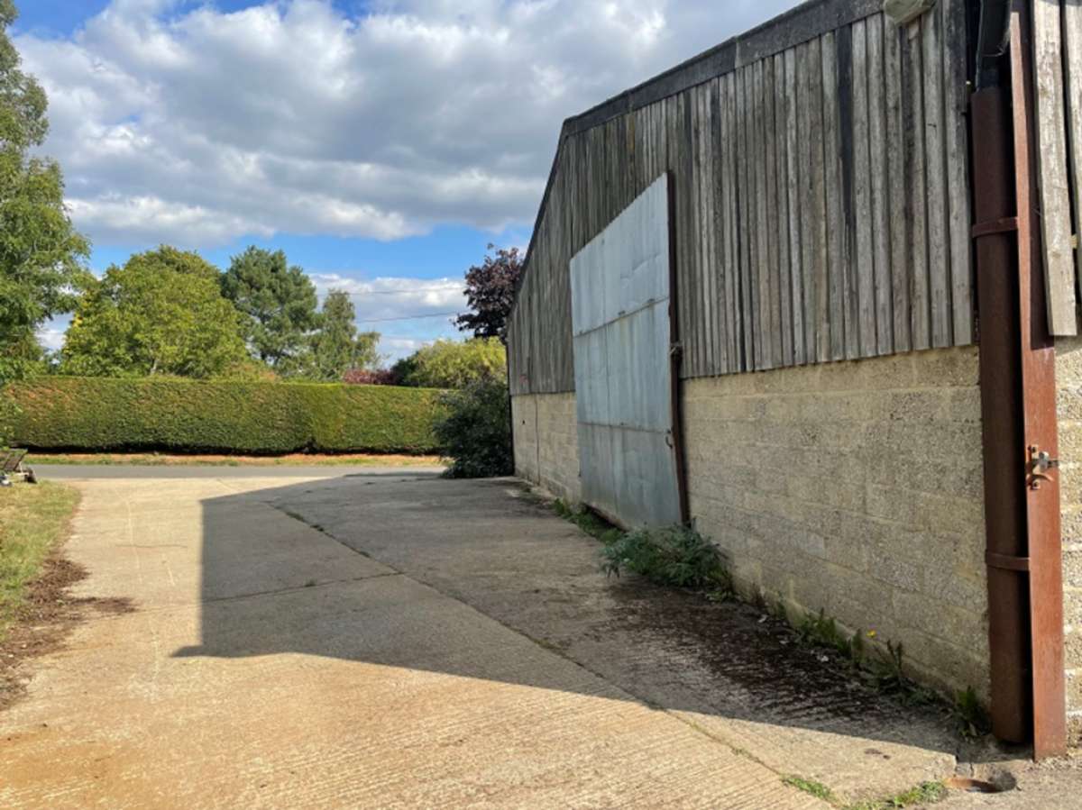 Industrial Unit in Chippenham - photo 3