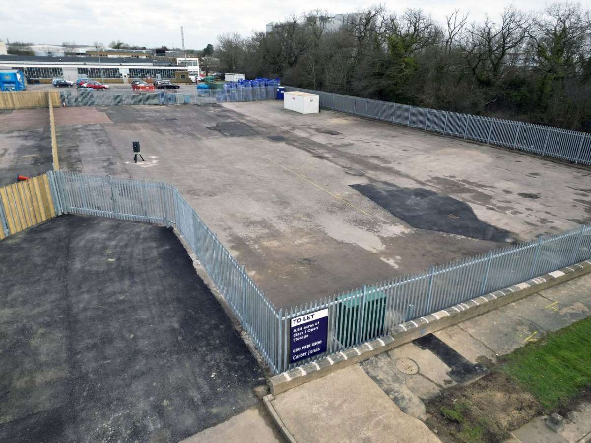 Land in Harlow - photo 3