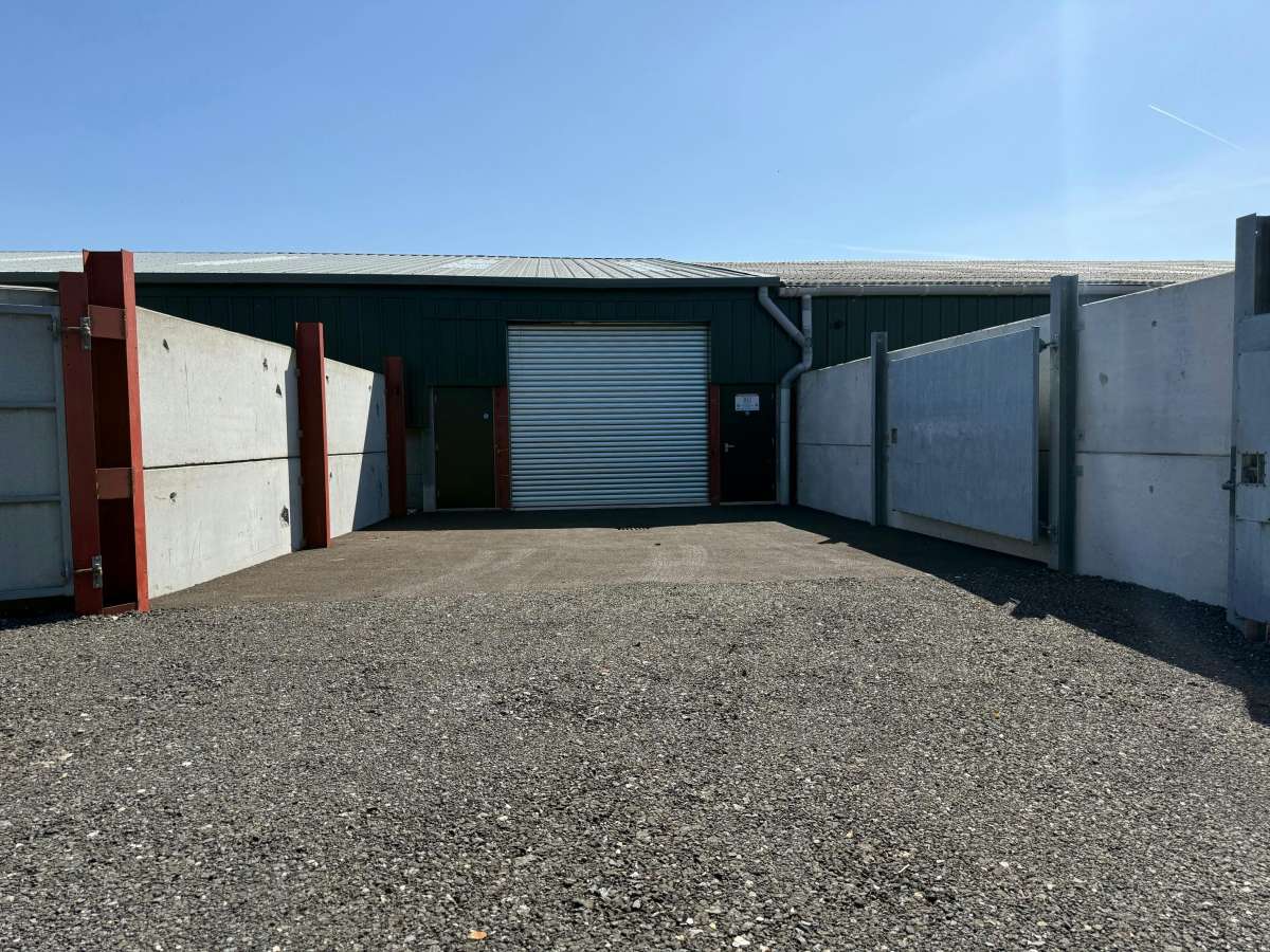 Industrial Unit in Southampton - photo 2