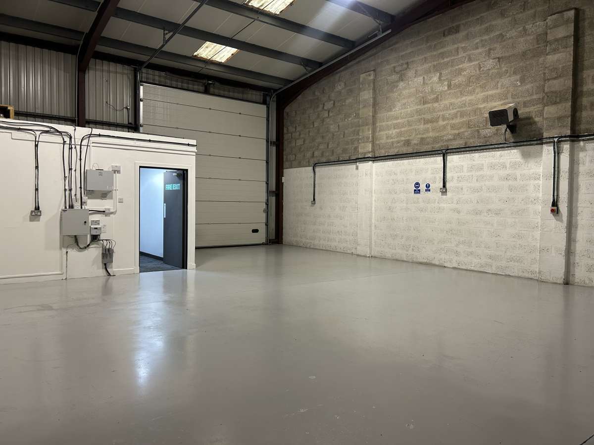 Industrial Unit in Altens Industrial Estate - photo 2