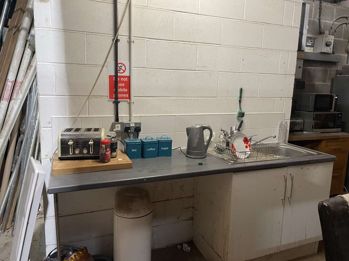 Industrial Unit in East Drayton - photo 2