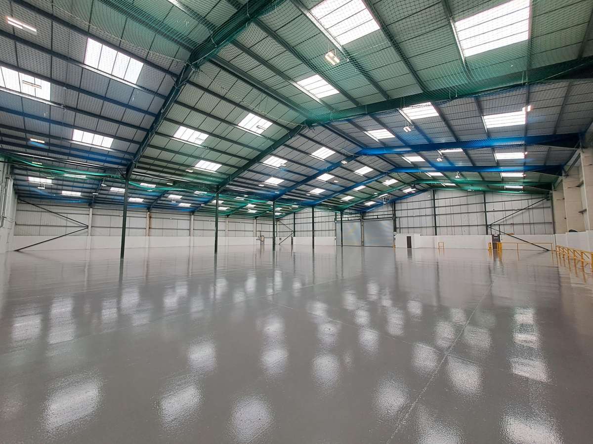 Industrial Unit in Luton - photo 2