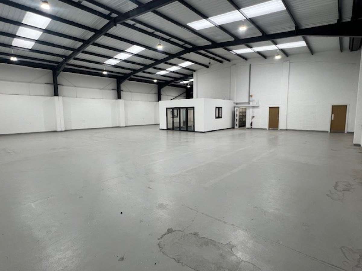 Industrial Unit in Willenhall - photo 2