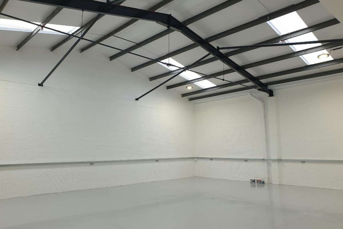 Industrial Unit in London - photo 3