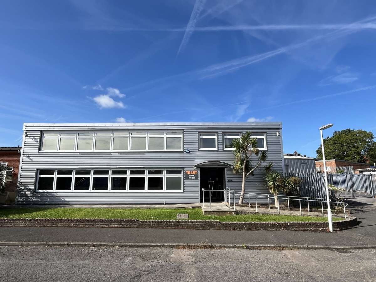 Industrial in East-Grinstead