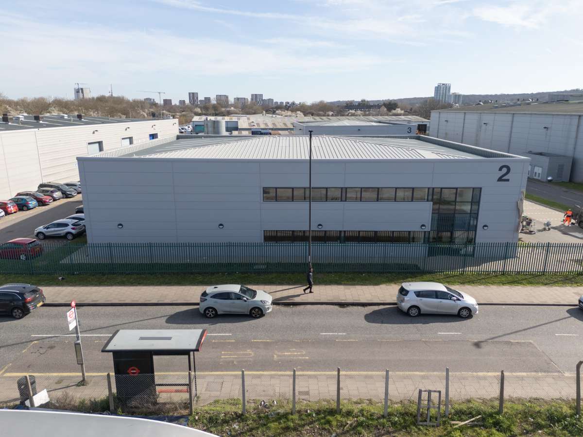 Industrial Unit in London - photo 2