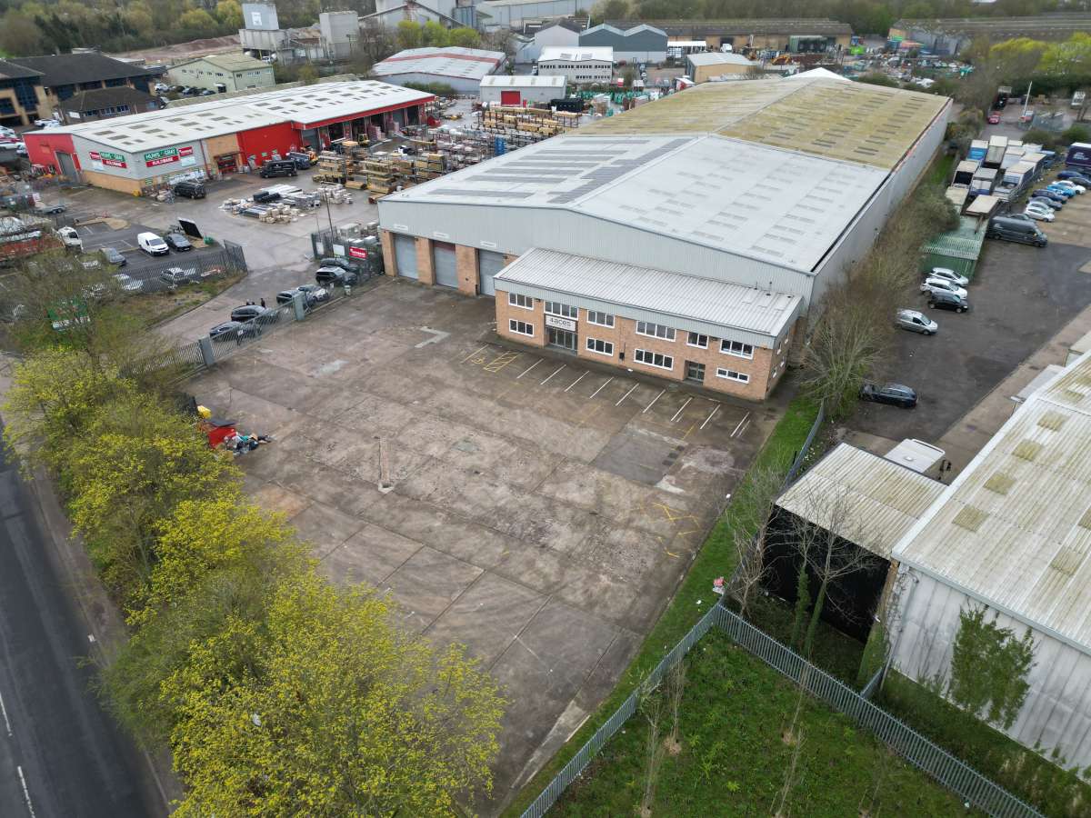 Industrial Unit in Harlow - photo 2