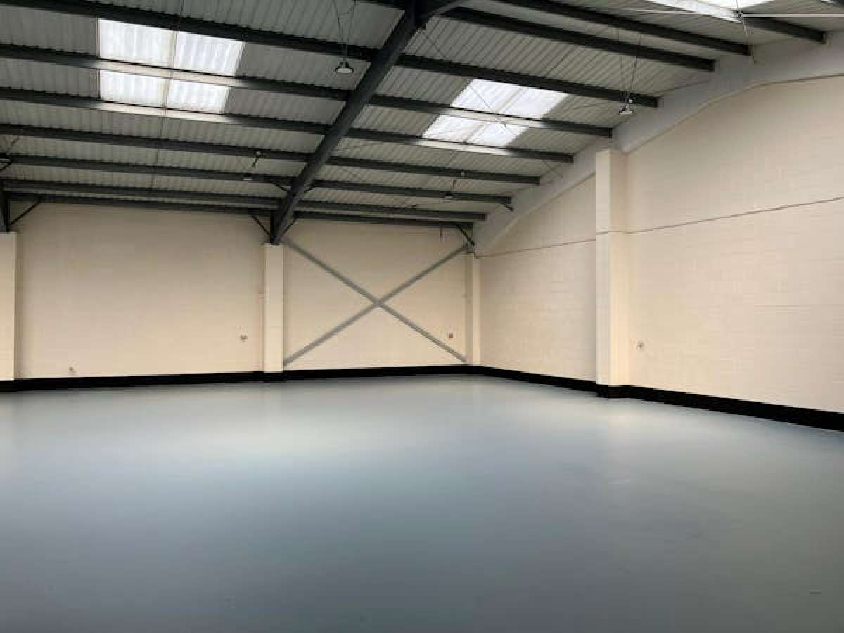 Industrial Unit in Manchester - photo 3
