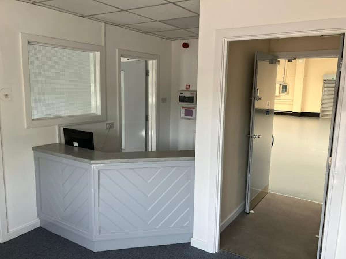 Industrial Unit in Manchester - photo 4