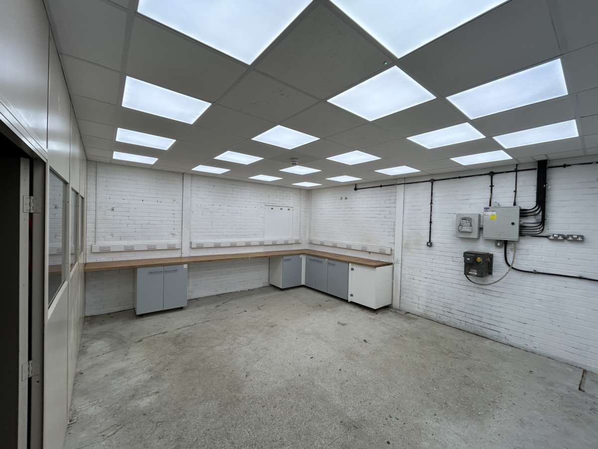 Industrial Unit in Melton Mowbray - photo 2