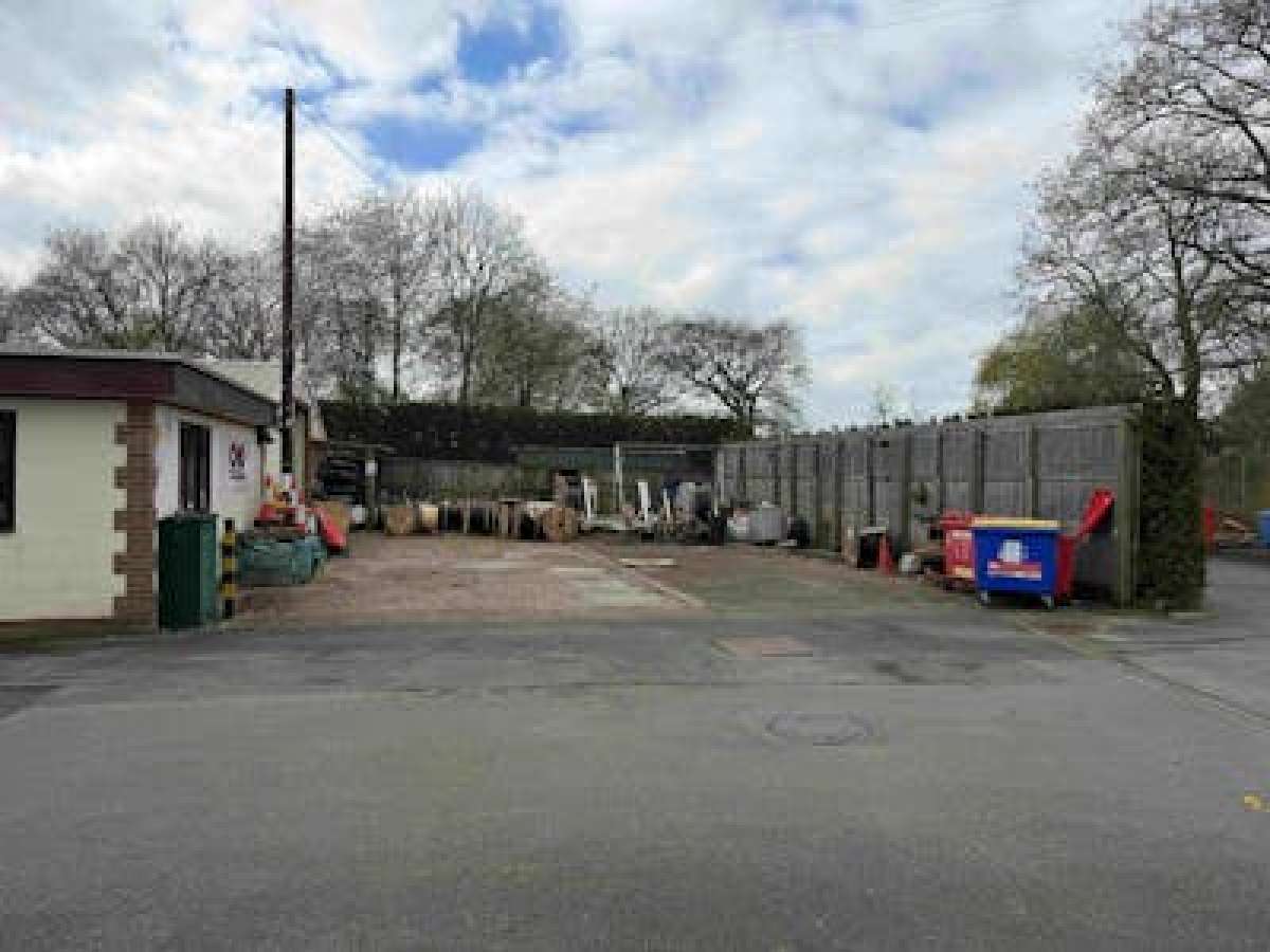 Industrial Unit in Southampton - photo 2