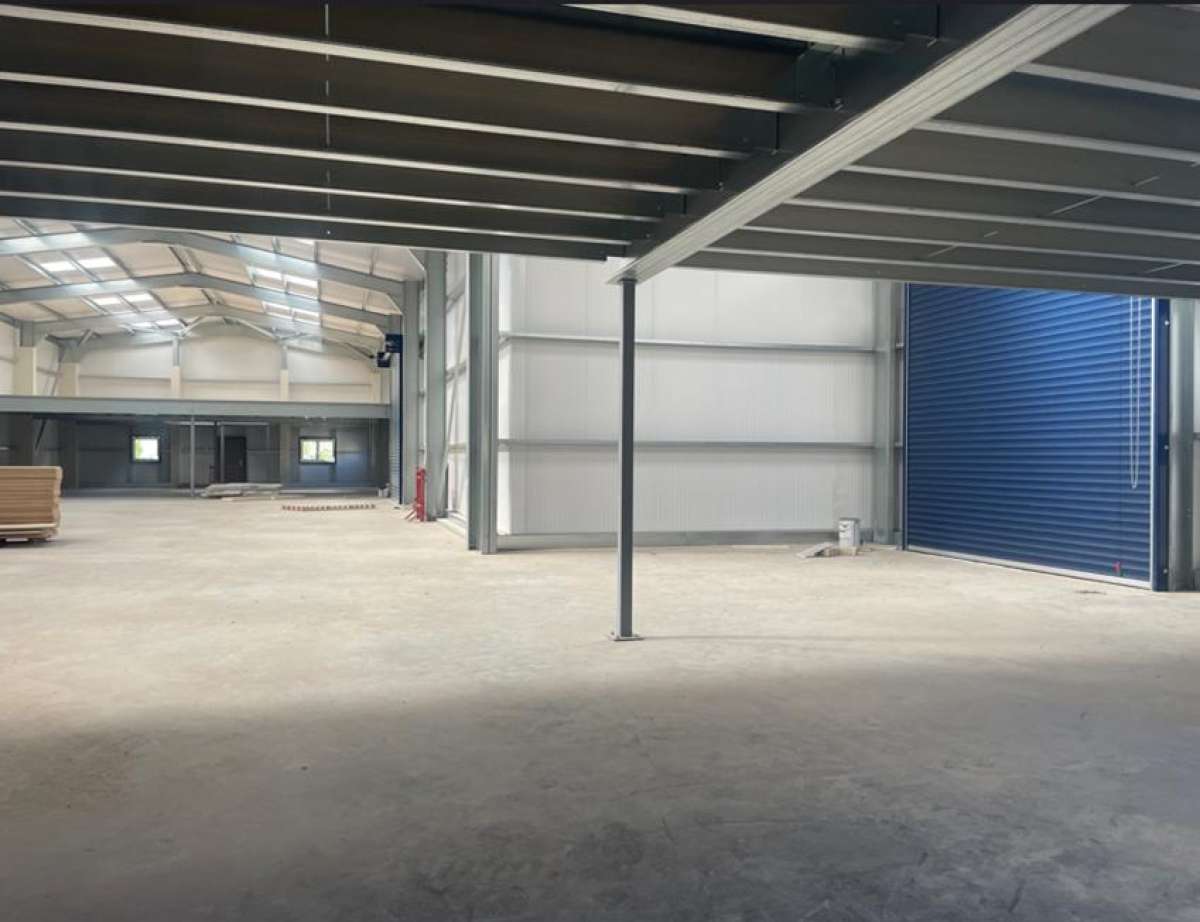 Industrial Unit in West Wilts Trading Estate - photo 3