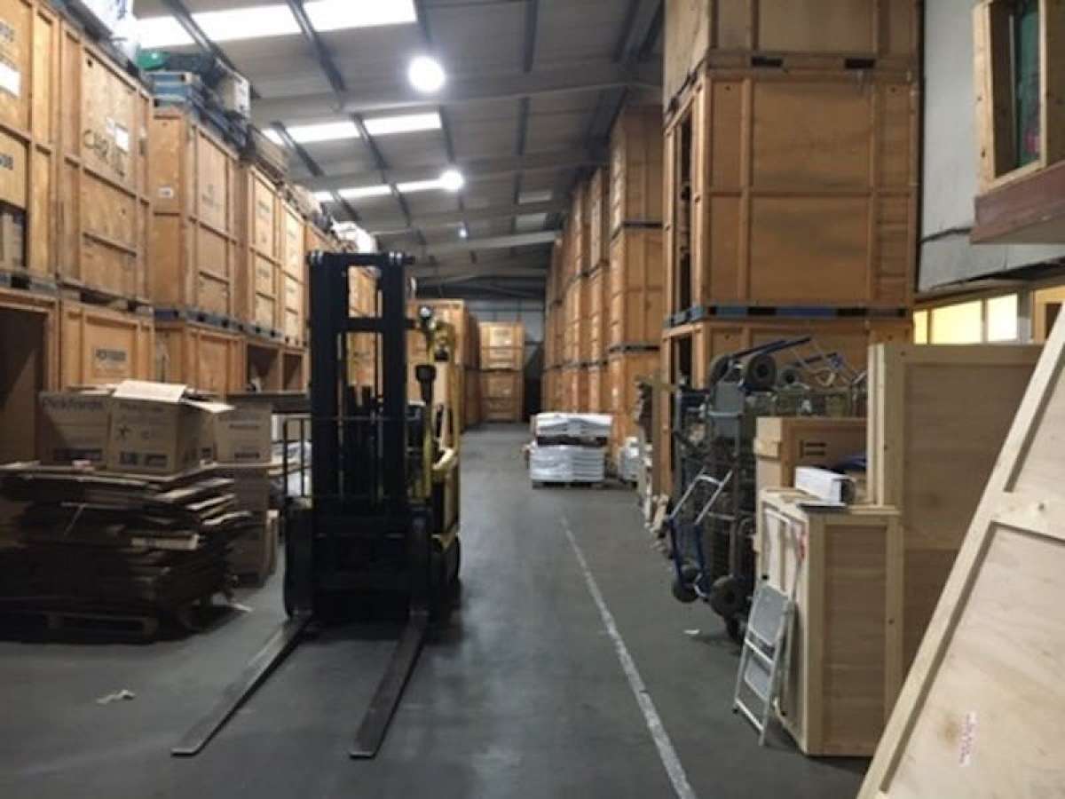 Industrial Unit in Barking - photo 2