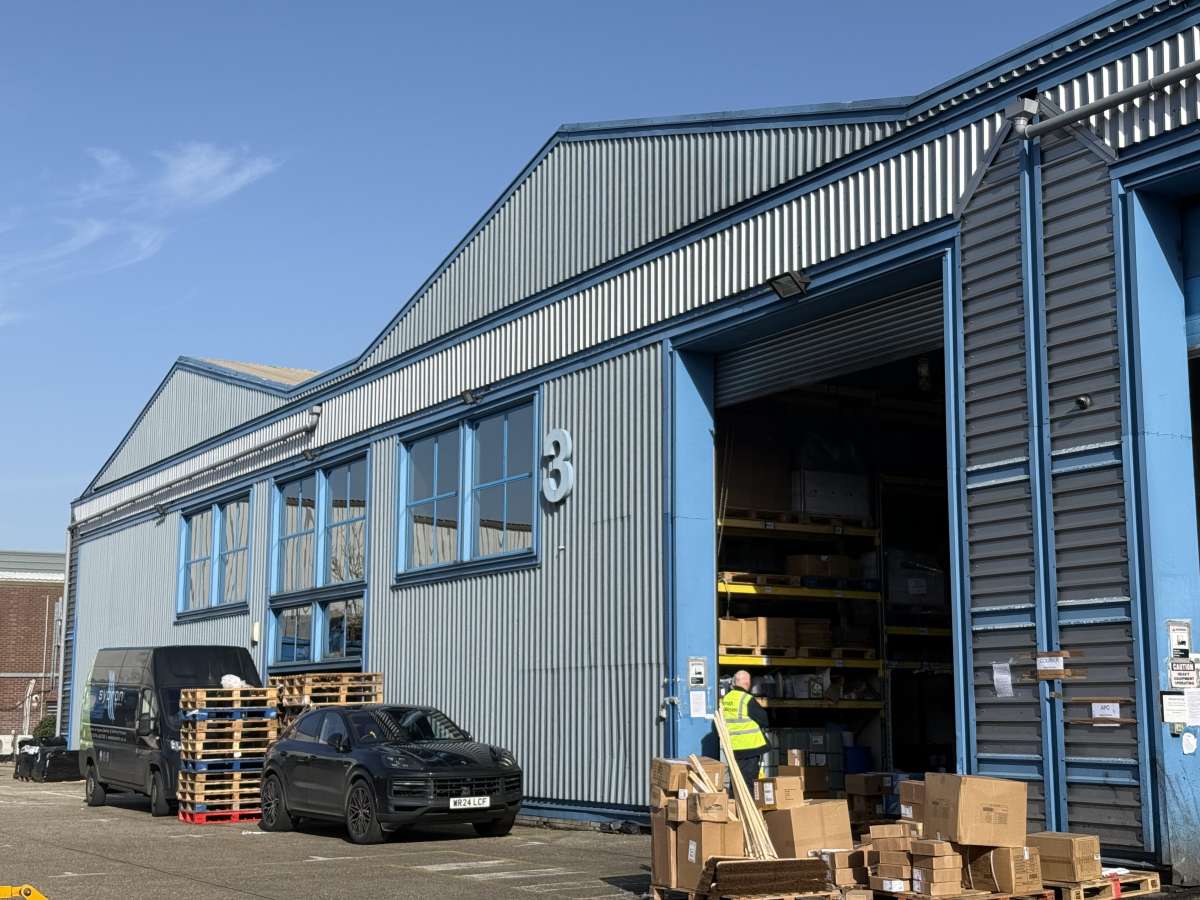 Industrial Unit in Harlow - photo 2