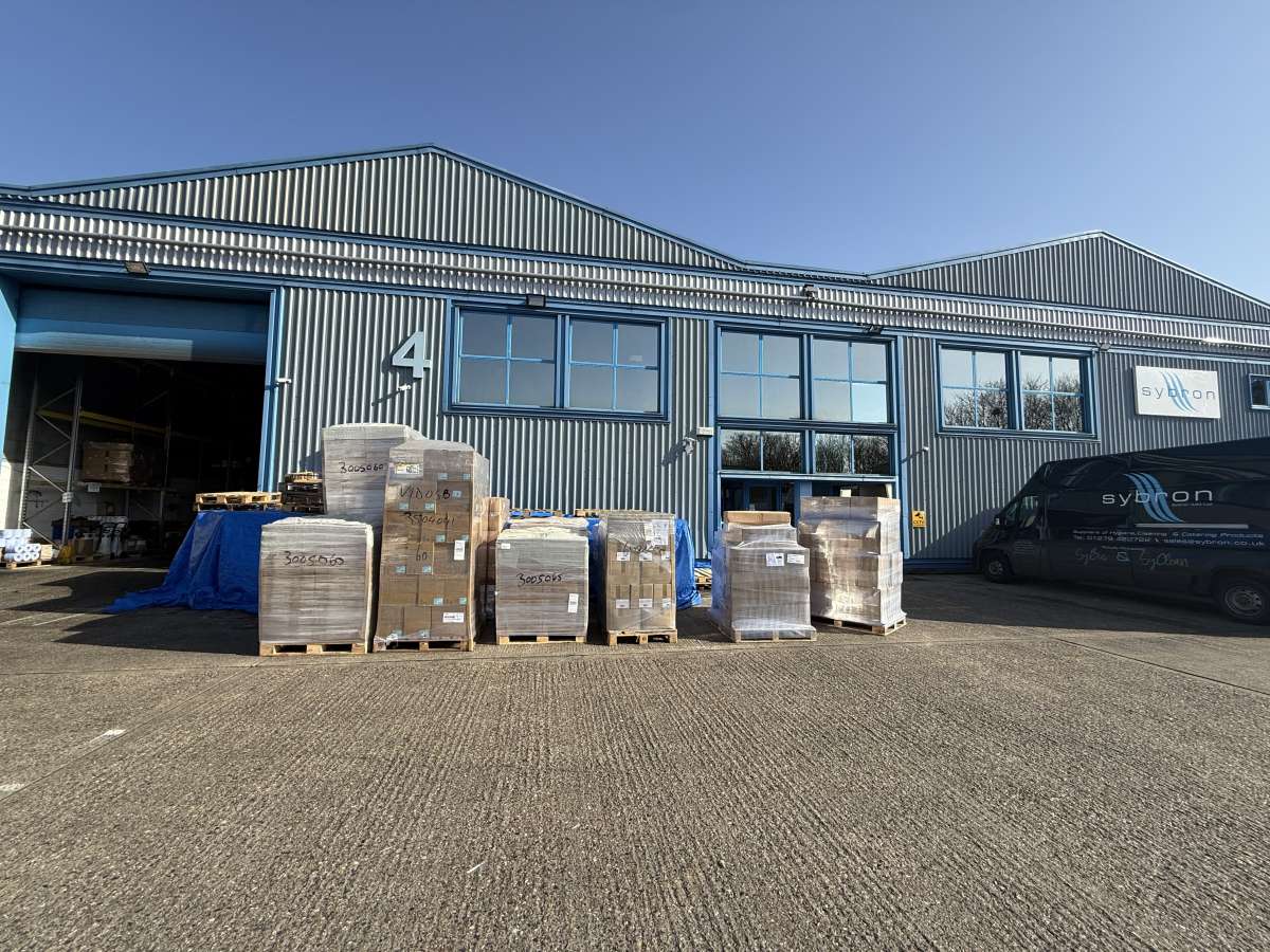 Industrial Unit in Harlow - photo 3