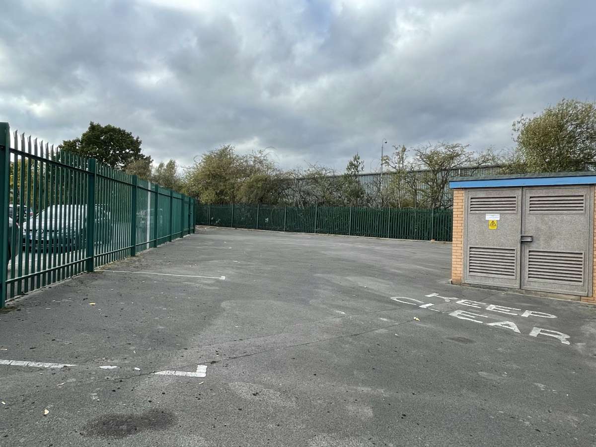Industrial Unit in Doncaster - photo 3