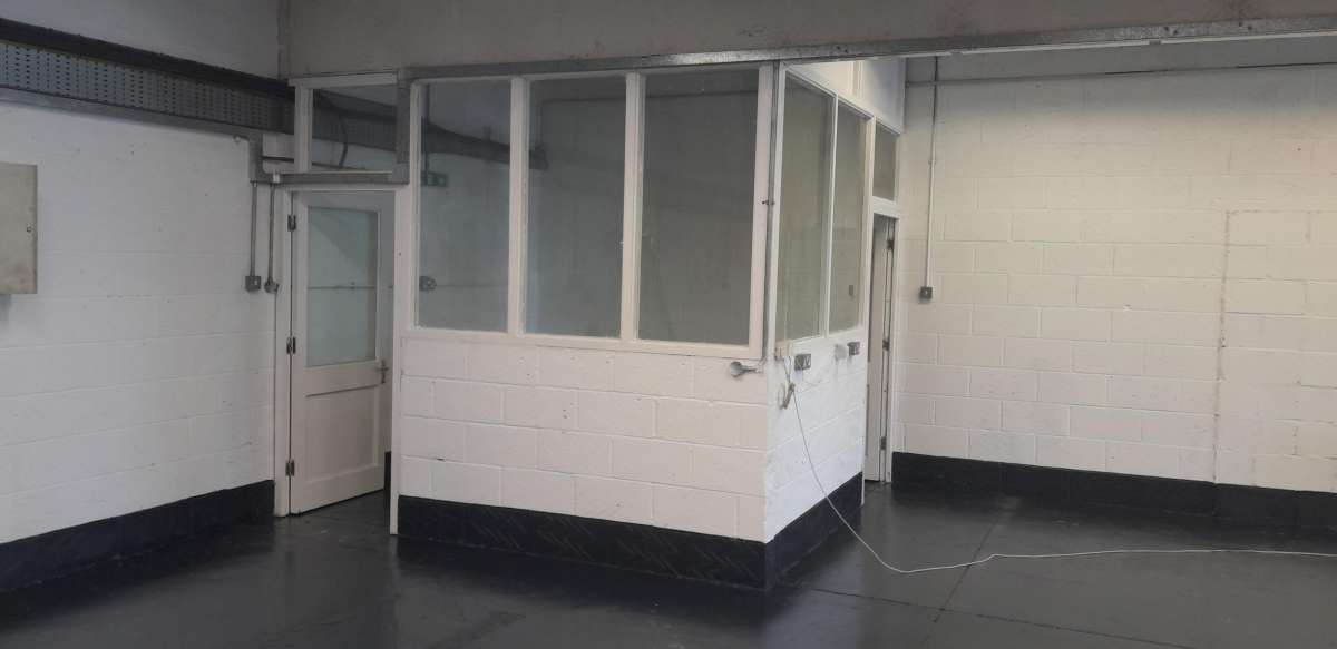 Industrial Unit in Cobbs Wood - photo 3