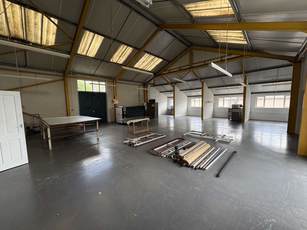 Industrial Unit in Romsey - photo 4