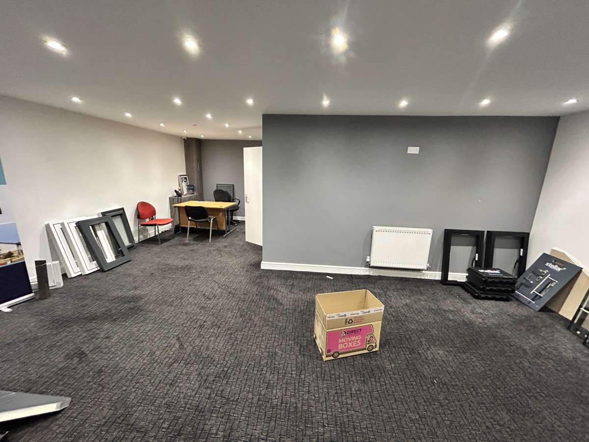 Industrial Unit in Oldham - photo 4