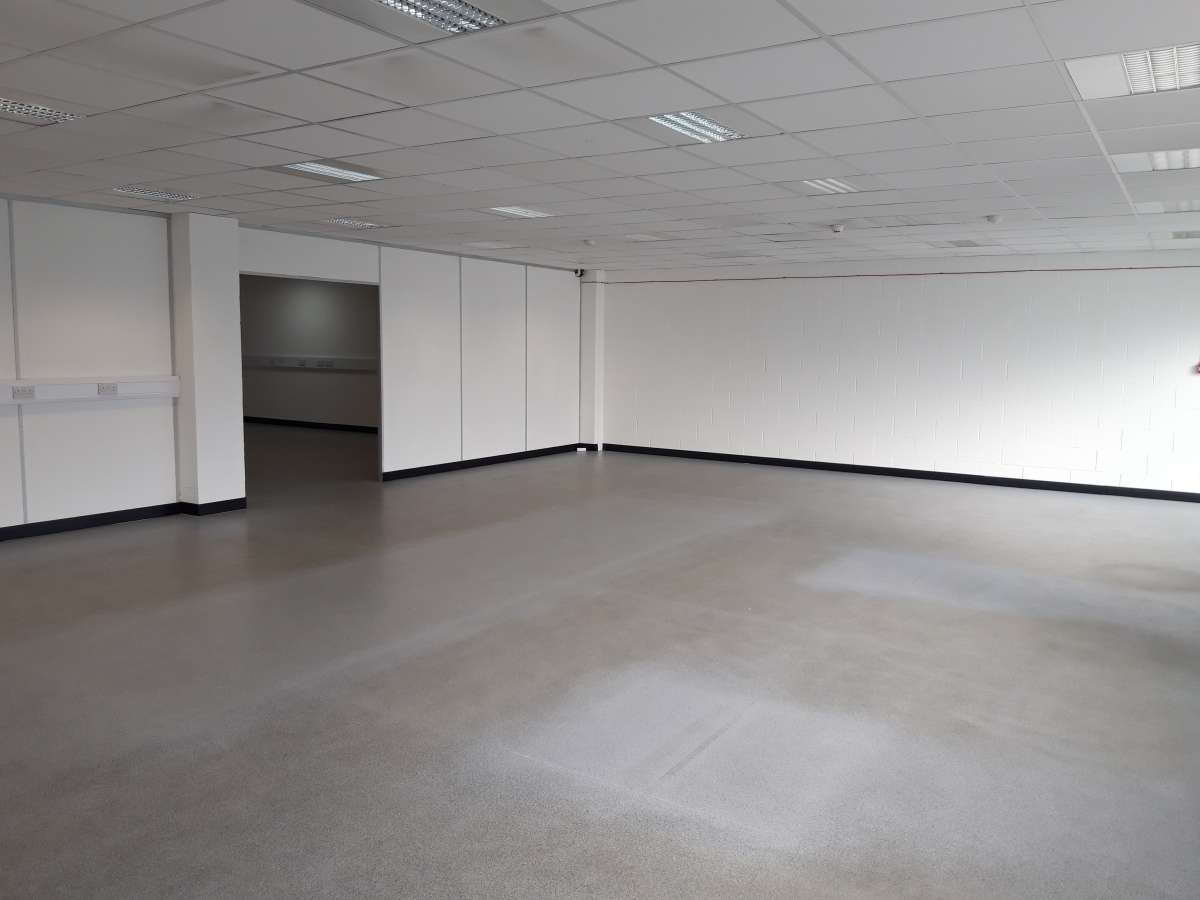 Industrial Unit in Letchworth - photo 2
