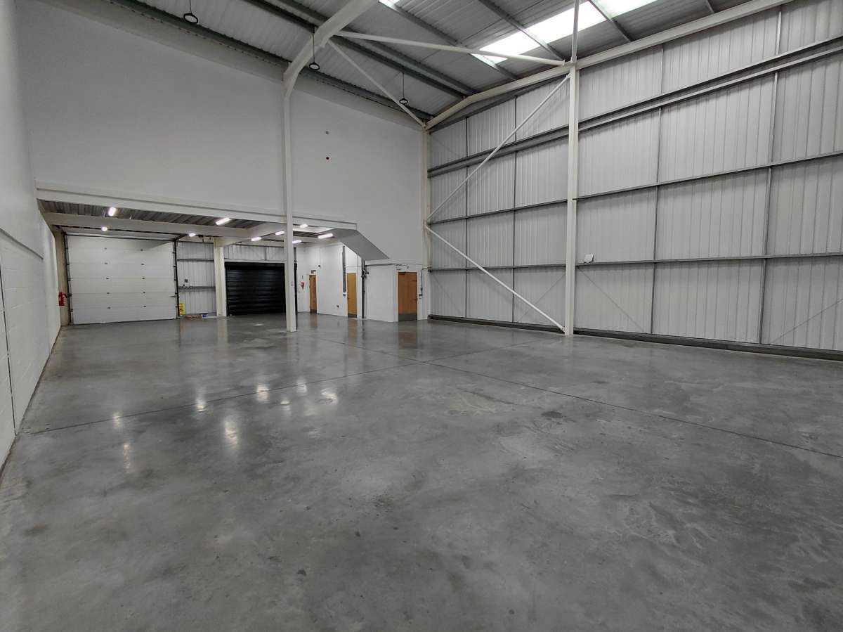 Industrial Unit in Croydon - photo 4