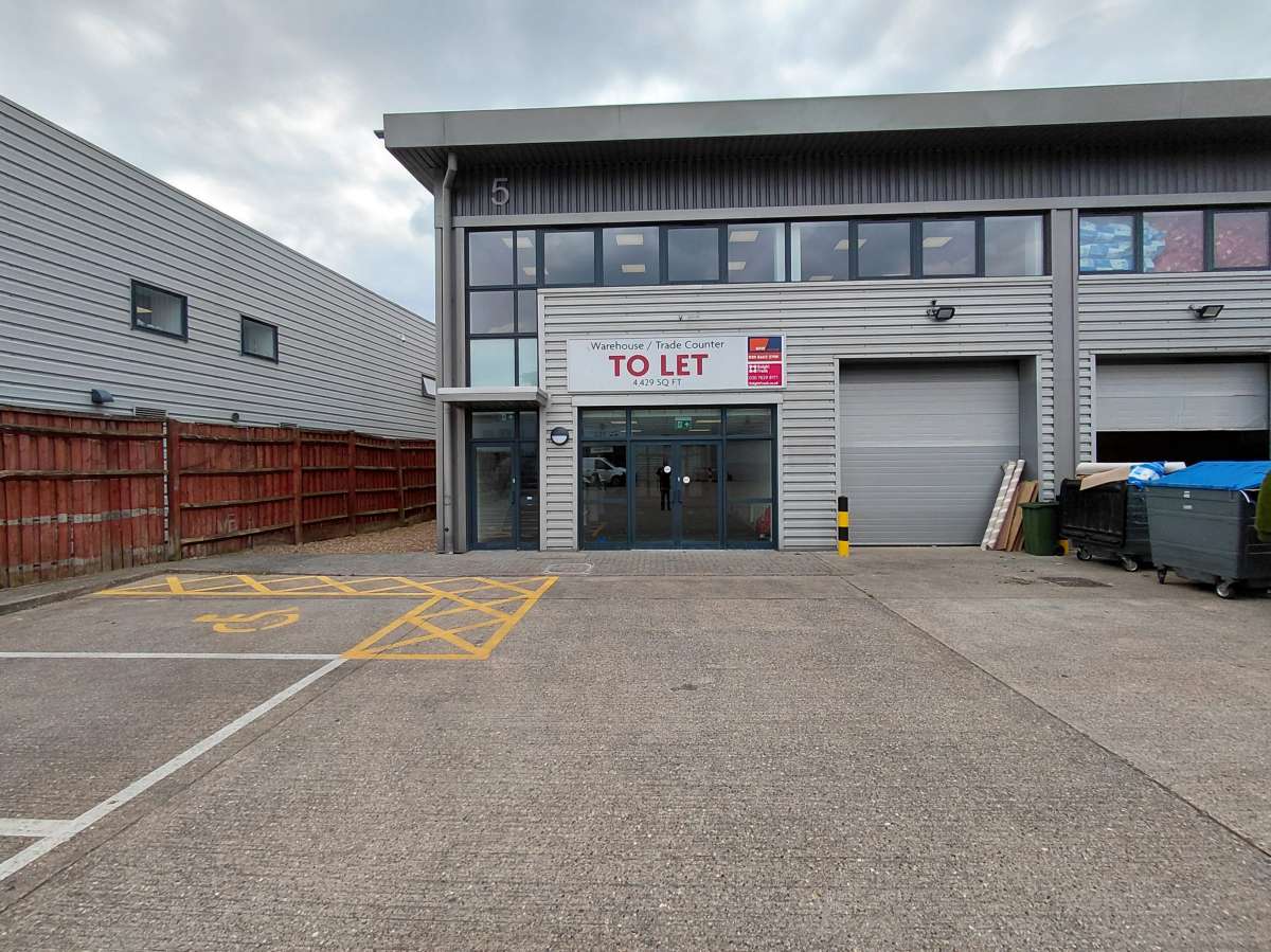 Industrial Unit in Croydon - photo 2
