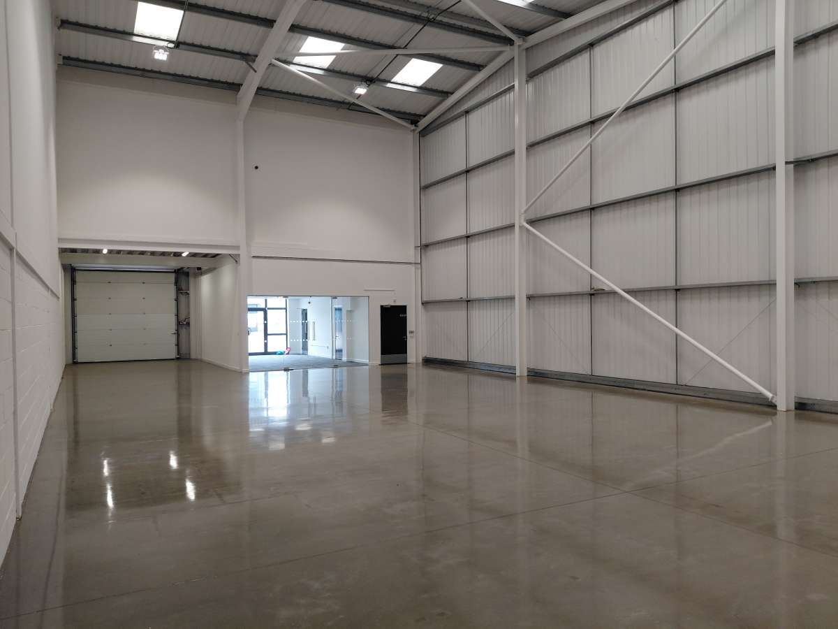 Industrial Unit in Croydon - photo 4